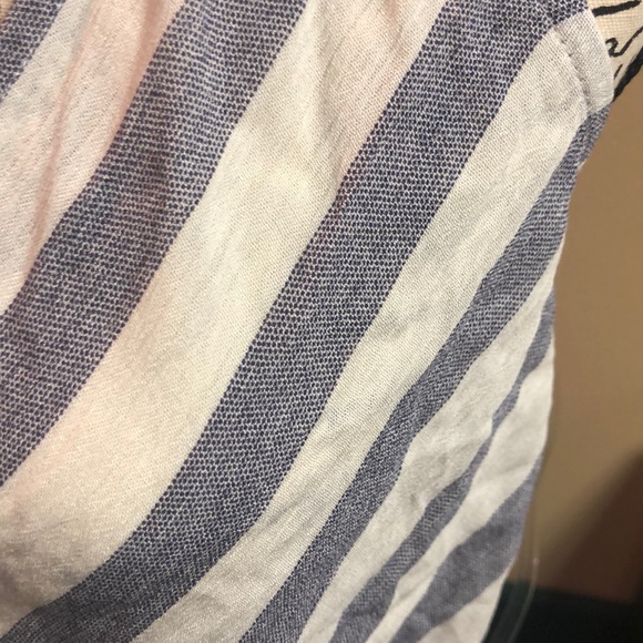 Blue and white stripped flowy tank top - Picture 2 of 5